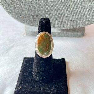 Elegant Silver and Green Stone Ring
